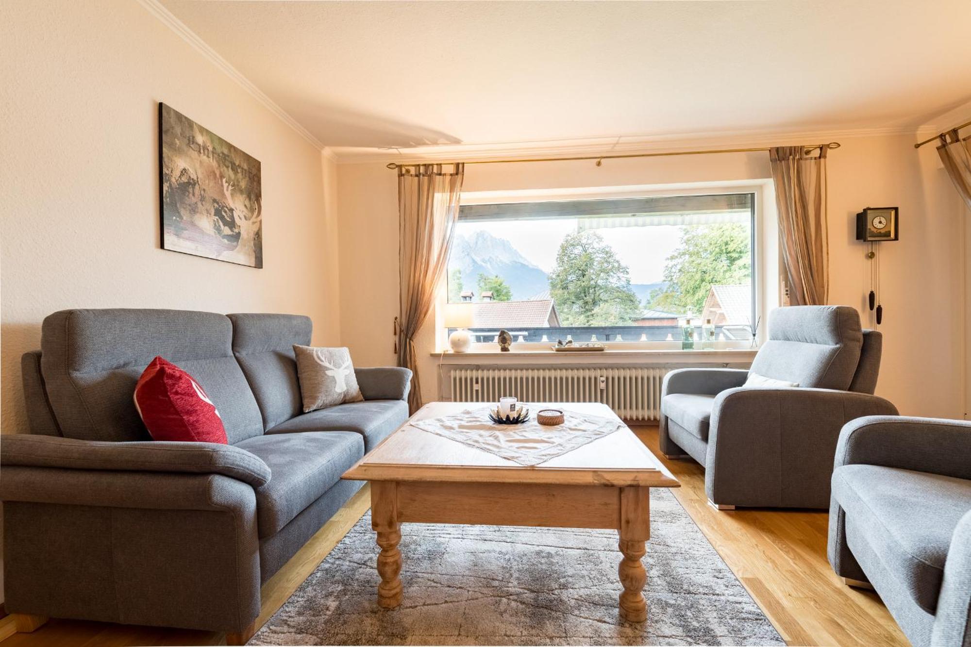 Aussicht Apartment การ์มิช-พาร์เทนเคียร์เชน ภายนอก รูปภาพ
